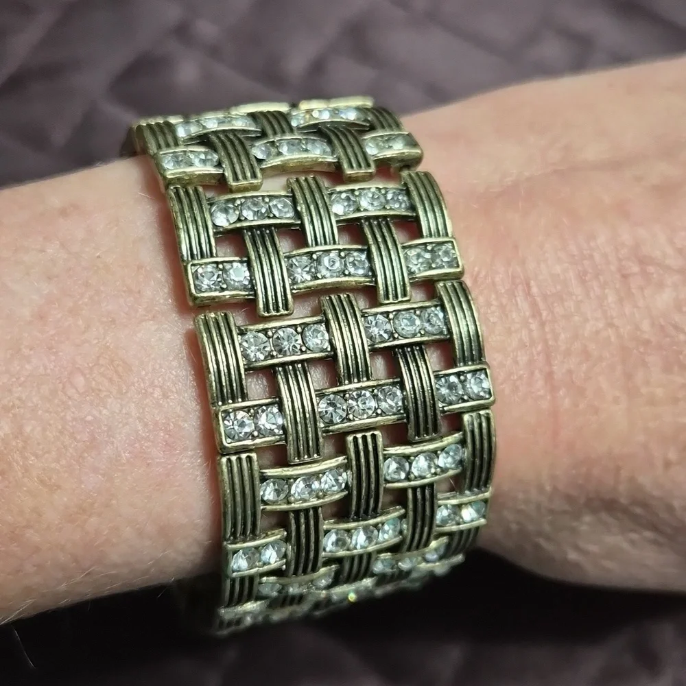 Premier Designs Antique Gold Tone With Rhinestone Stretch Bracelet